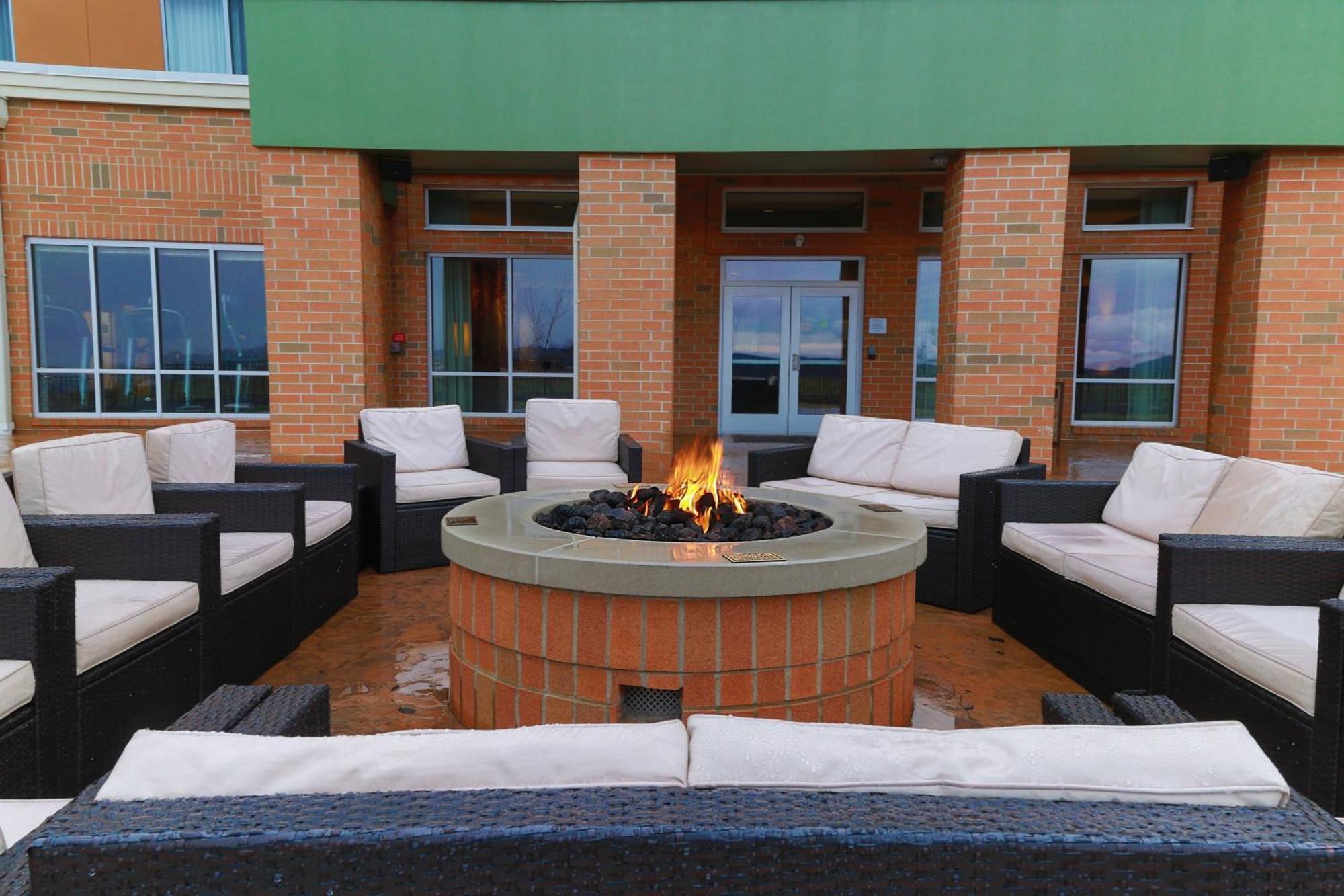 Courtyard By Marriott Morgantown Exterior foto